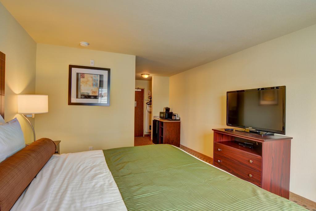 Cobblestone Hotel & Suites - Punxsutawney Екстер'єр фото