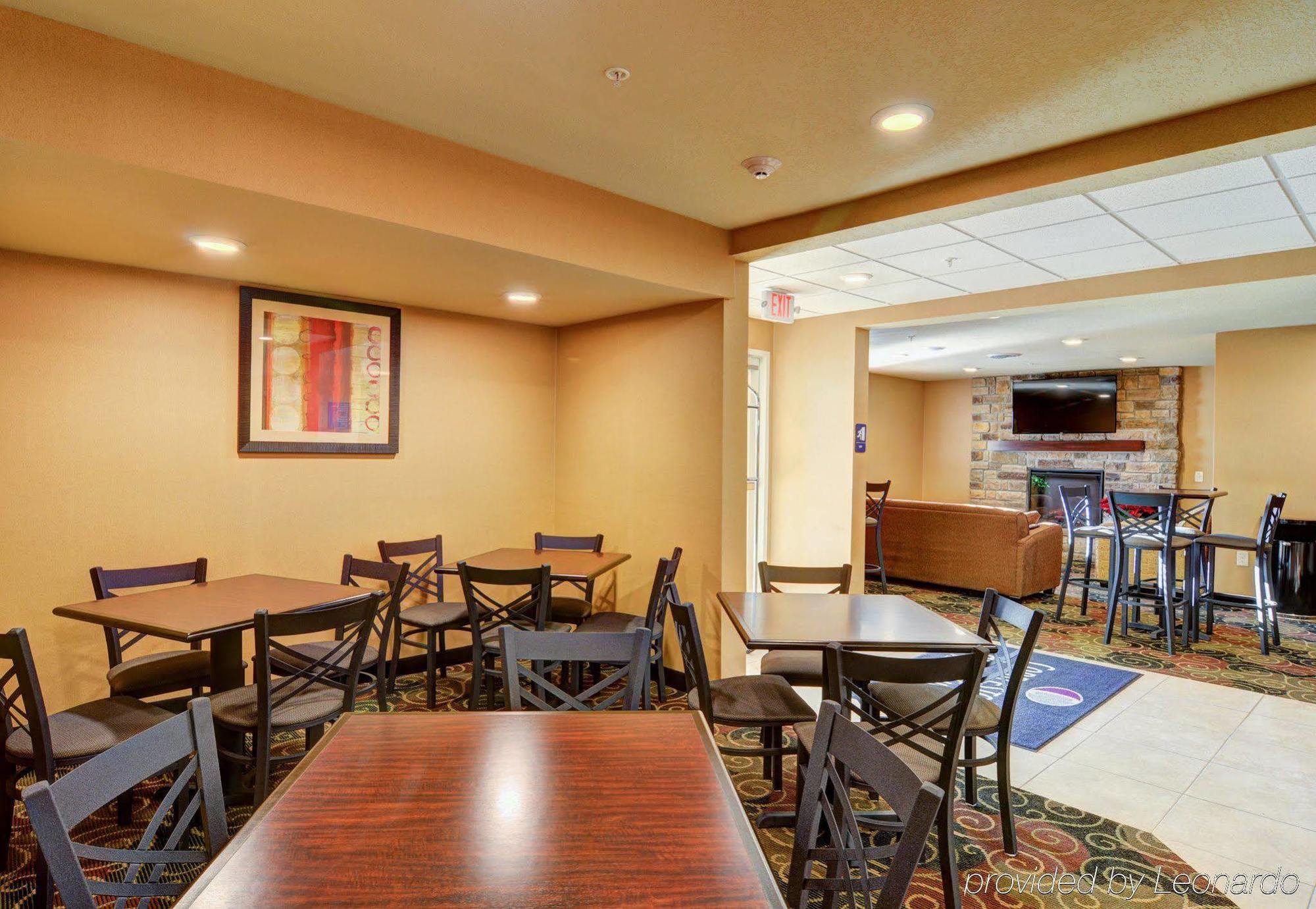 Cobblestone Hotel & Suites - Punxsutawney Екстер'єр фото