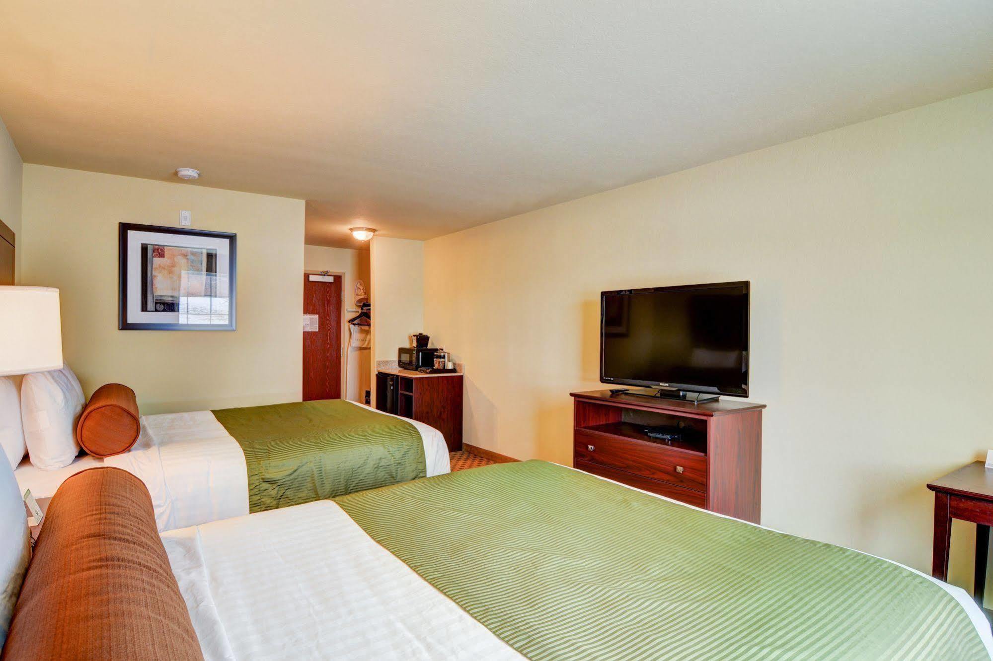 Cobblestone Hotel & Suites - Punxsutawney Екстер'єр фото