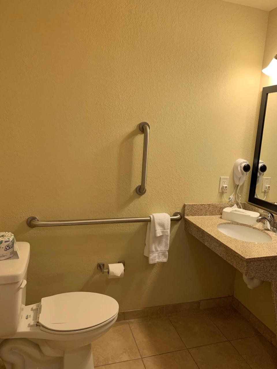 Cobblestone Hotel & Suites - Punxsutawney Екстер'єр фото